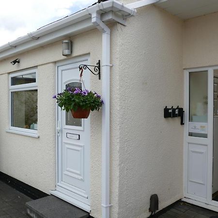 Magnolia Self Contained Suites Coalpit Heath 外观 照片